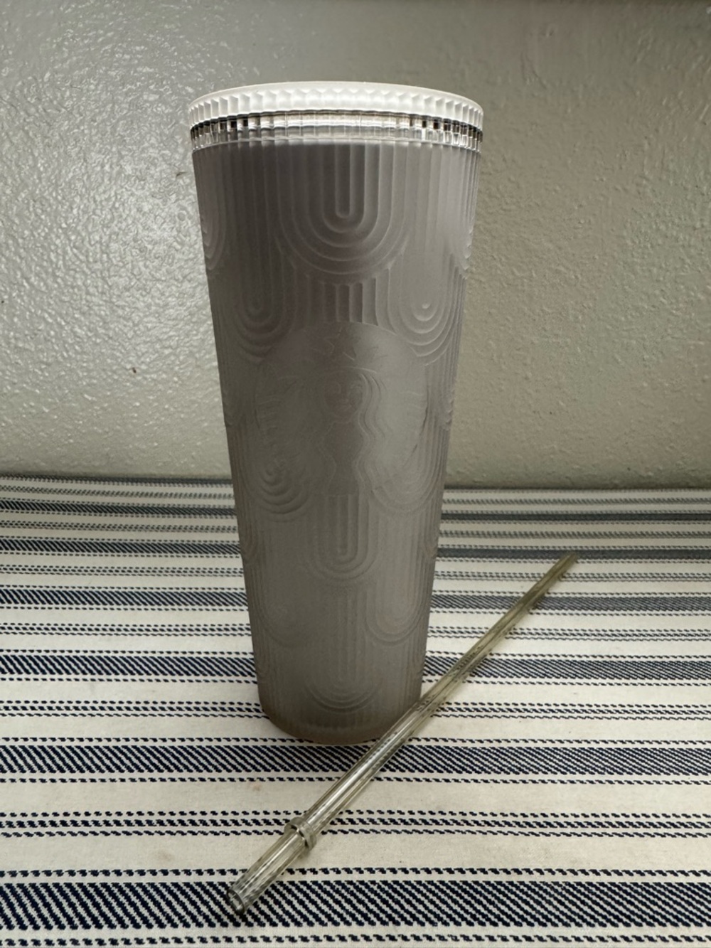 Starbucks Matte Gray Reusable Tumbler with Clear Lid and Straw